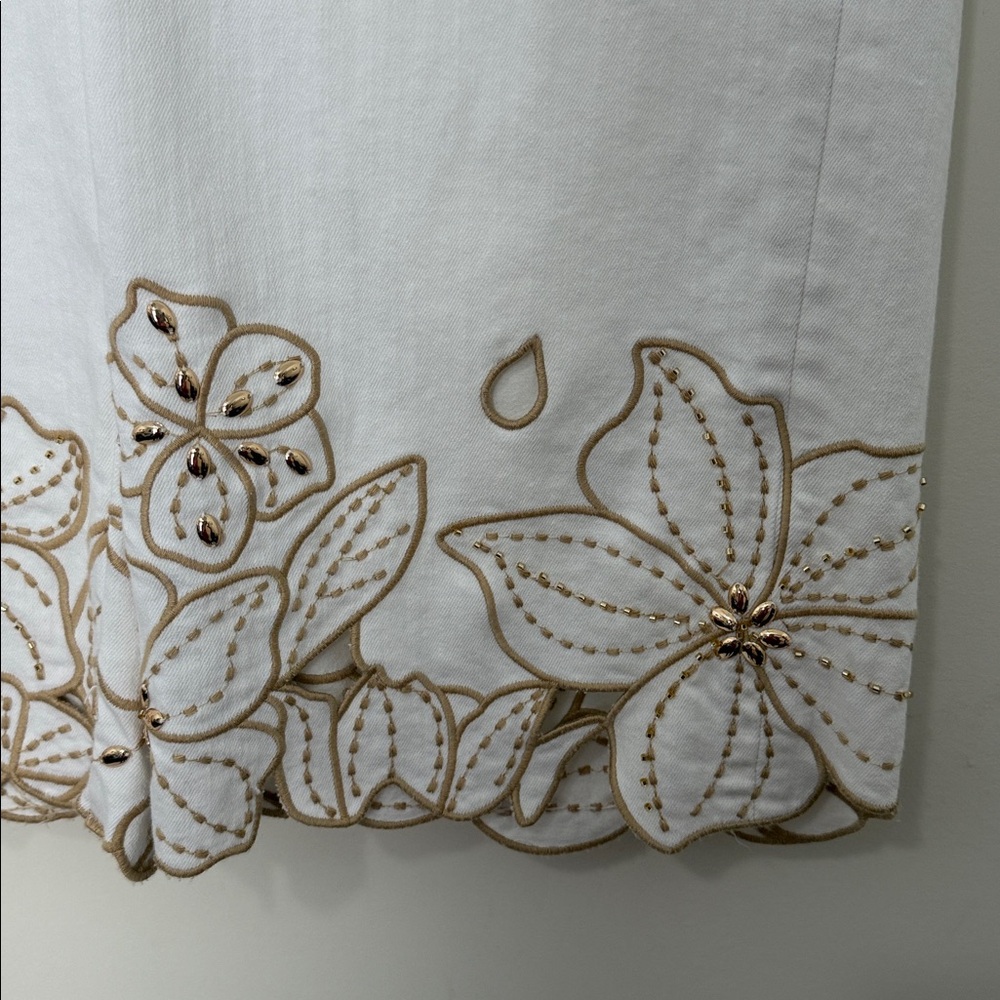 Chicos White Pull On Wide Leg Crops with Gold Jeweled Embroidery at Pants Hem. 4 - Picture 4 of 14